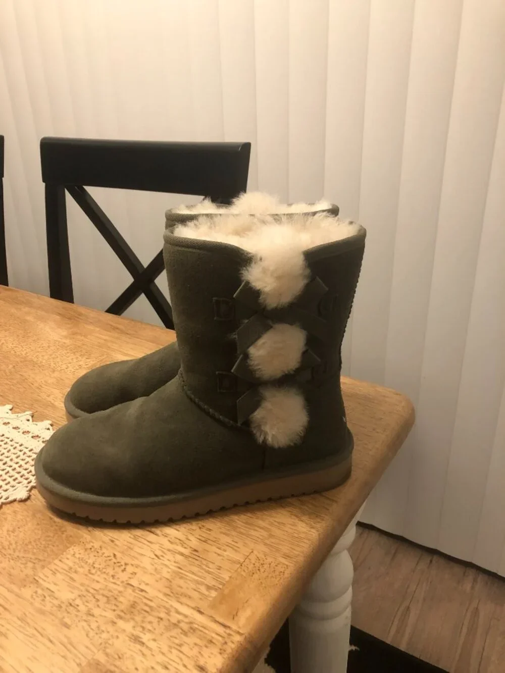 Koolaburra Olive Green Shearling Boots Size 7